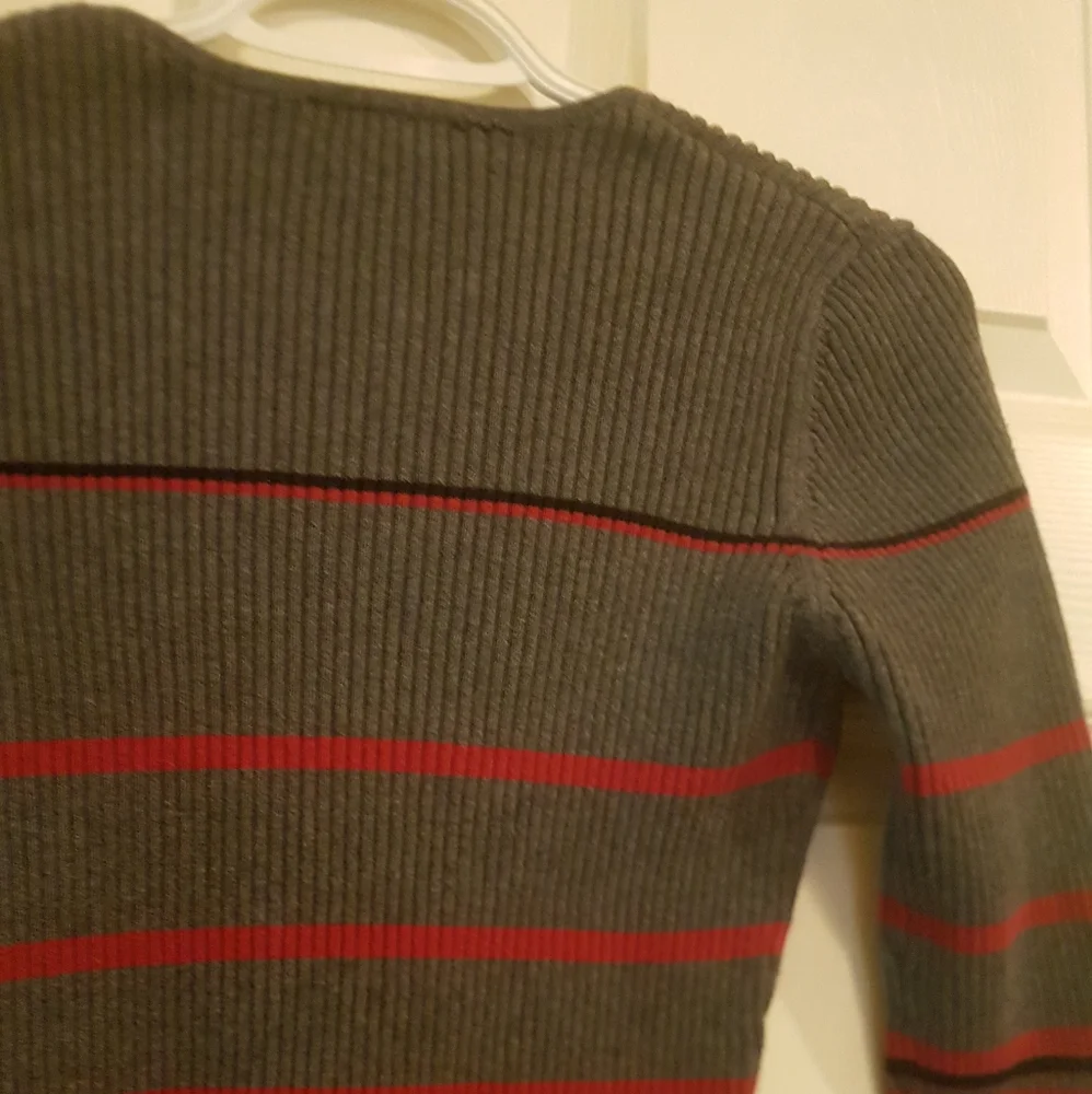 👚 Smart Set V-Neck Striped Bodycon Top - Picture 3 of 6